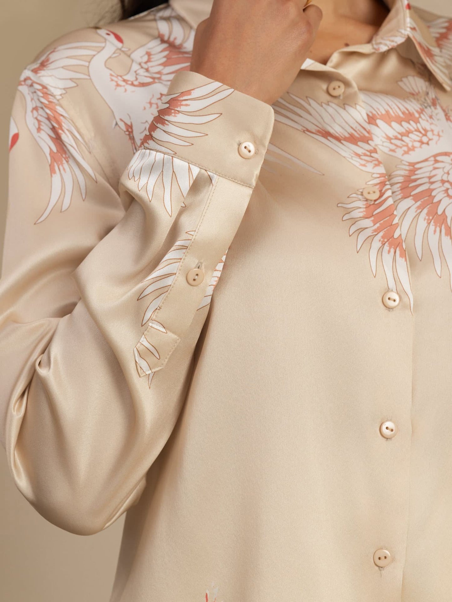 Rosstef 100% Dut İpek Uzun Kollu Devrik Yaka Yaka Women's Crane Baskı Button Bluz