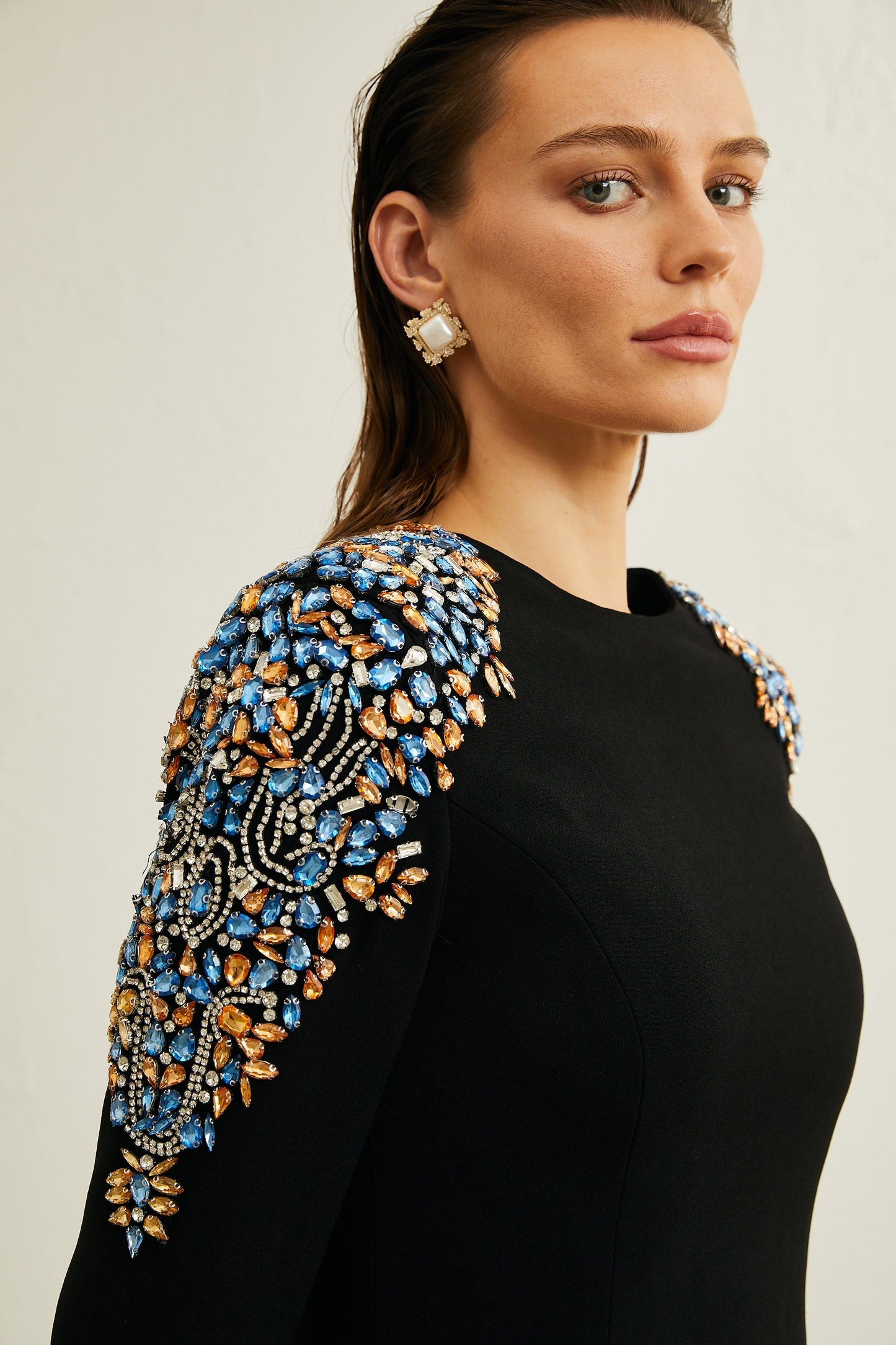 Maëlys Siyah Kristal Süslemeli Midi Elbise ®