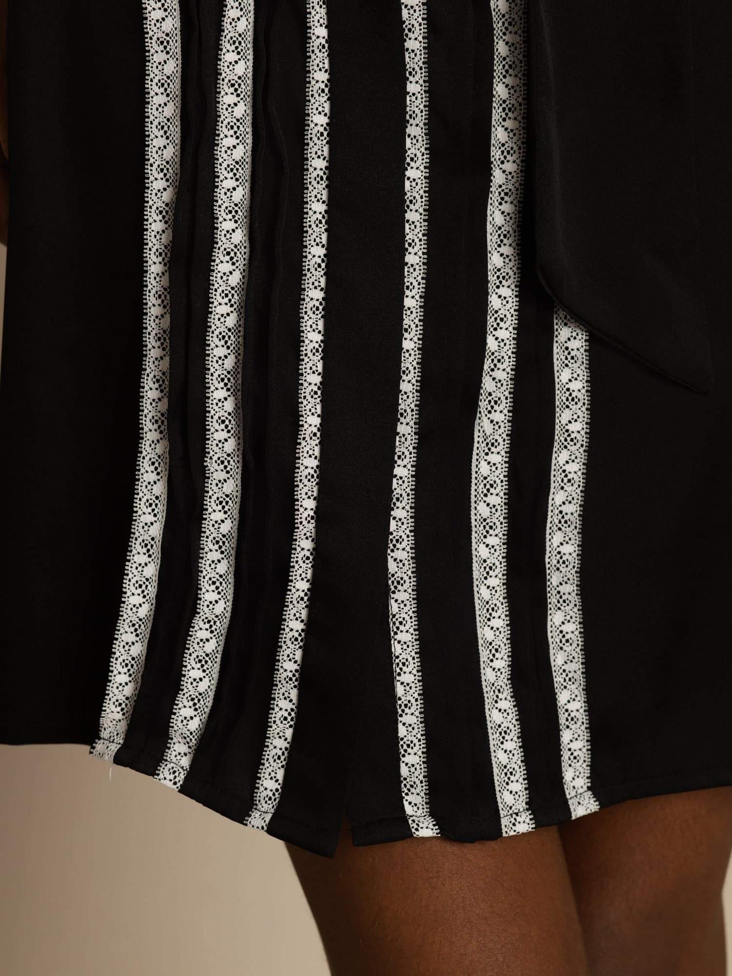 Rosstef 19Momme Esnek İpek Bağlamalı-Yaka Kısa Shirt Elbise
