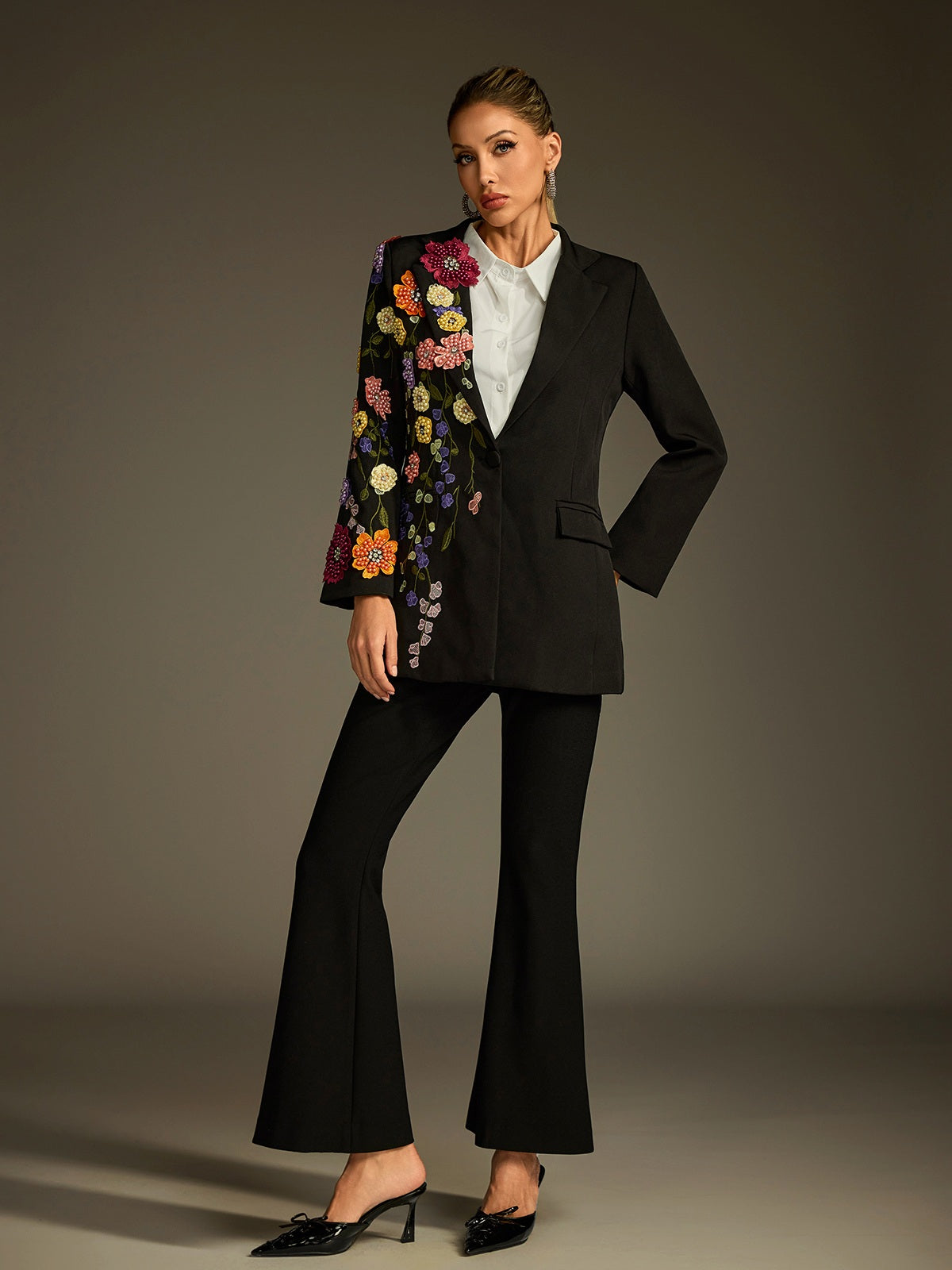 Rosstef Ludmila Çiçekli İşlemeli Blazer Ceket - Zarif ve stil için süper moda parçası