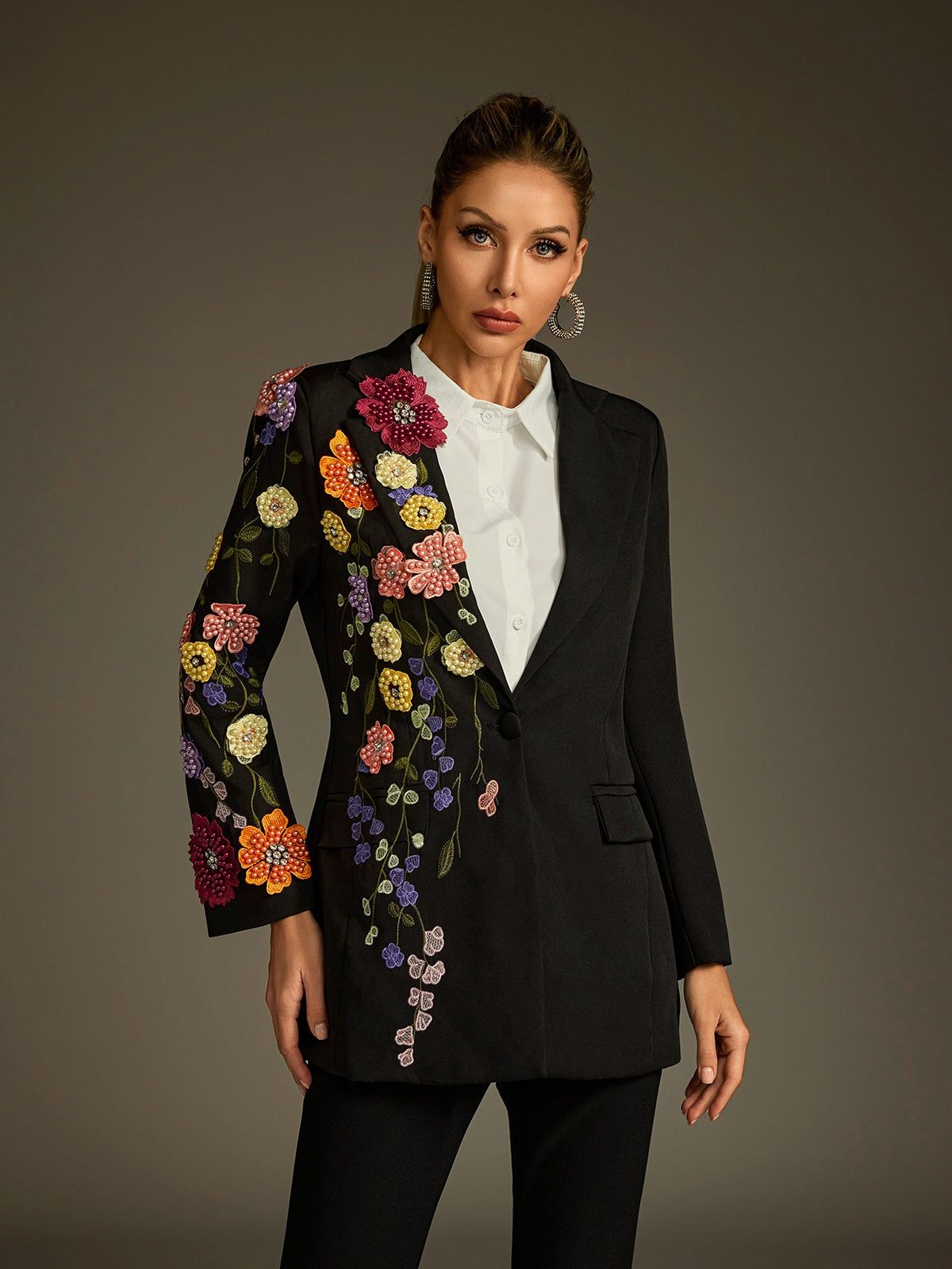 Rosstef Ludmila Çiçekli İşlemeli Blazer Ceket - Zarif ve stil için süper moda parçası