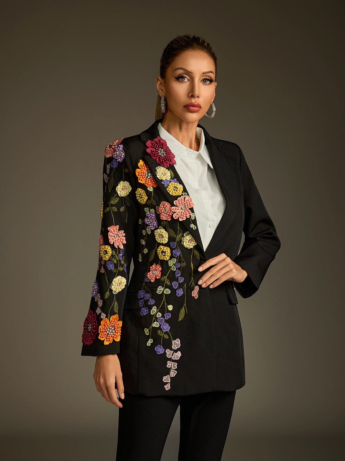 Rosstef Ludmila Çiçekli İşlemeli Blazer Ceket - Zarif ve stil için süper moda parçası