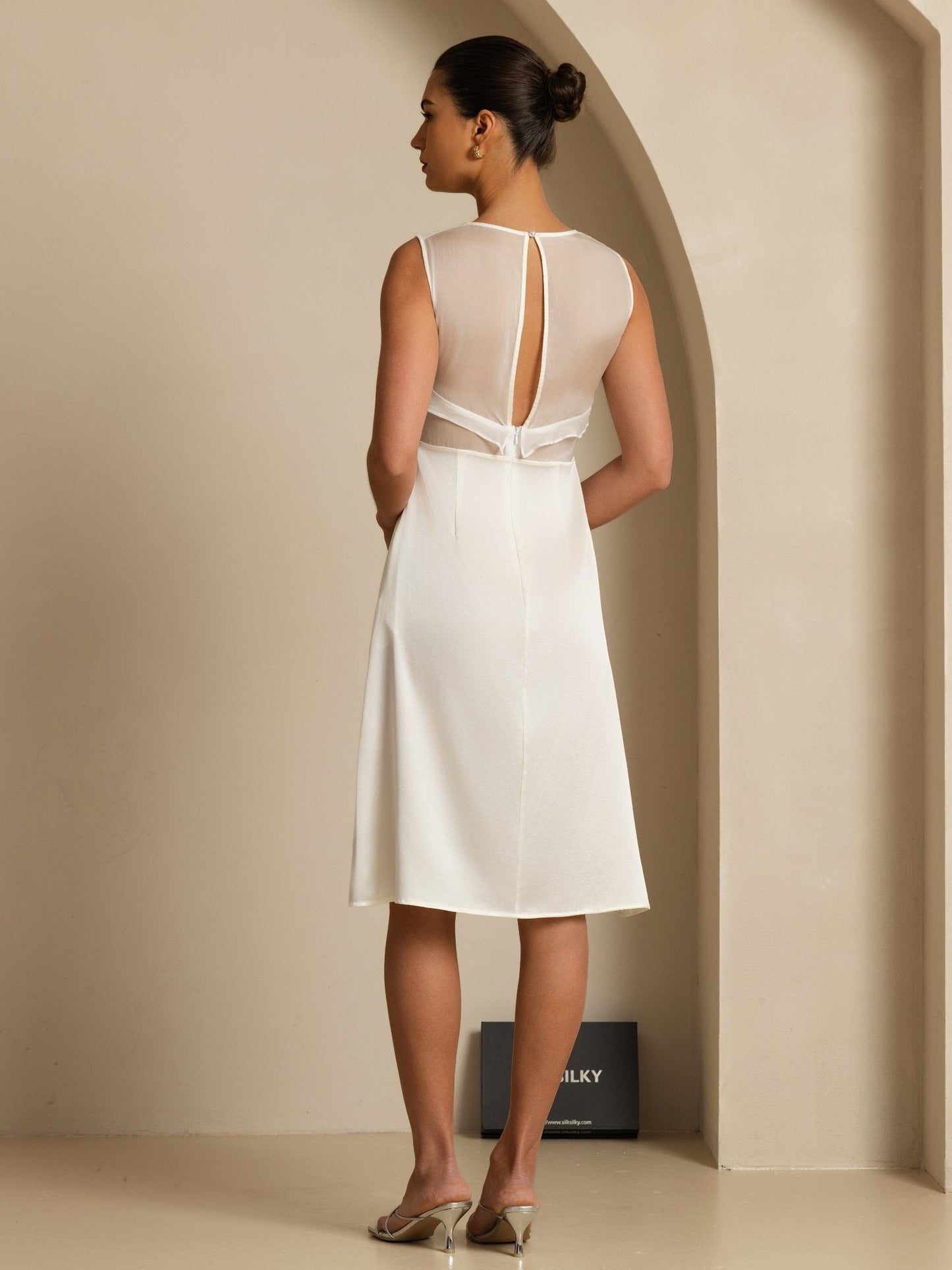 Rosstef 19Momme Saf İpek Illusion Yaka Kolsuz Knee Length